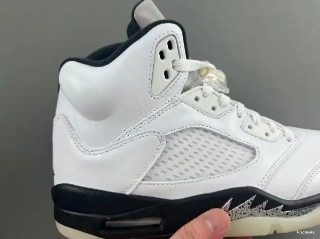 Cheap MAX RETRO 'WHITE AIR JORDAN DD0587-110 5 BLACK' 0502